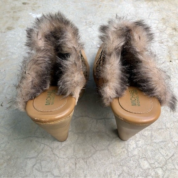 Michael Michael Kors Studded Mules Clogs Faux Fur Trim Tan Light Brown Suede 8 - Picture 5 of 8